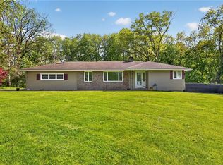 565 Bay Rd, Webster, NY 14580