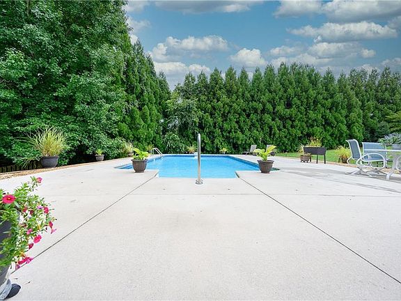 4th image of 8705 Shady Hill Ct