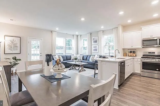 10 Peregrine Way — Photo 19