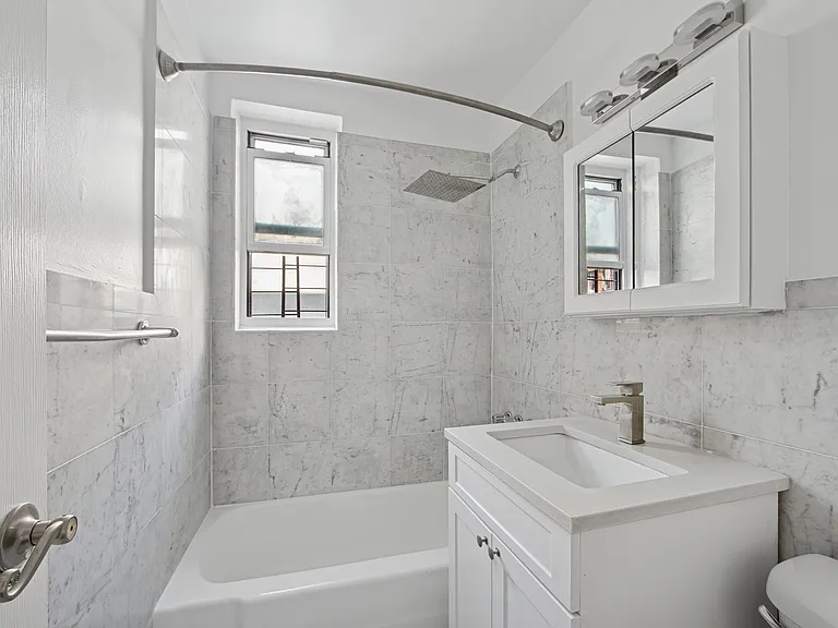 401 W 56th St #5M — Photo 5