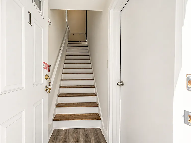 35 2nd St #1 — Photo 2