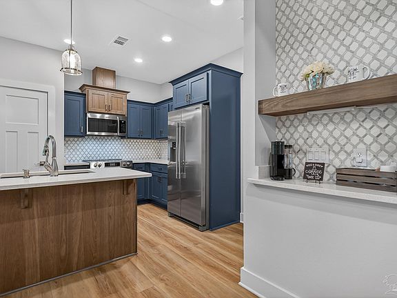 3rd image of 6115 Carroll Rd