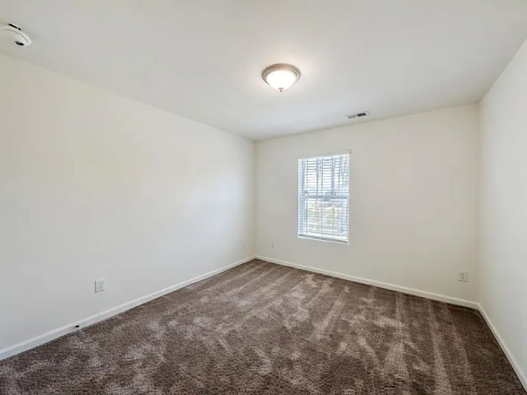 2867 Aubrey St — Photo 14