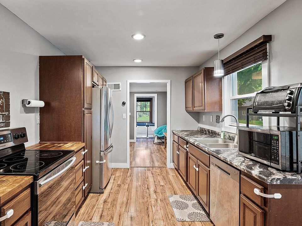 1st image of 3256 Sheridan Ave N