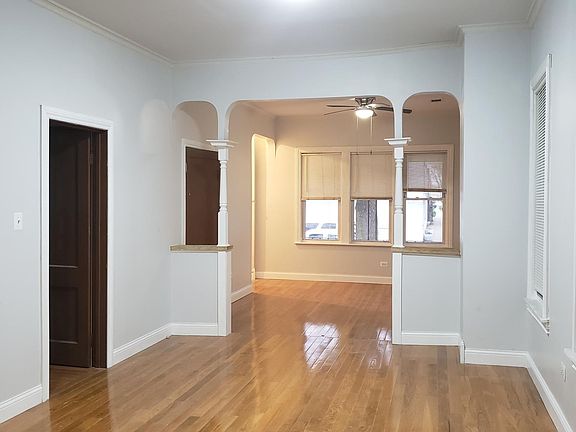 2nd image of 1924 S Washtenaw Ave #1