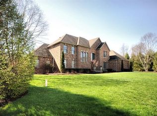 679 Vlasta Ct, Valparaiso, IN 46385