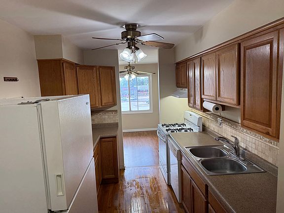 2nd image of 3012 Roberts Dr APT 7