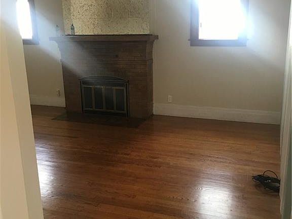 4th image of 411 Durston Ave #13