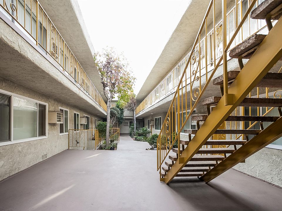 1st image of 412 N Serrano Ave #203