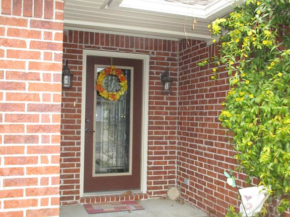 2nd image of 119 Thornwood Ln