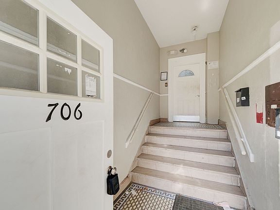 4th image of 706 Chestnut St #2R