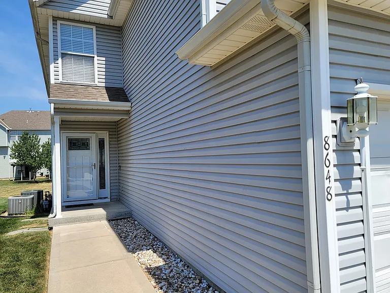 8648 NE 97th St — Photo 3