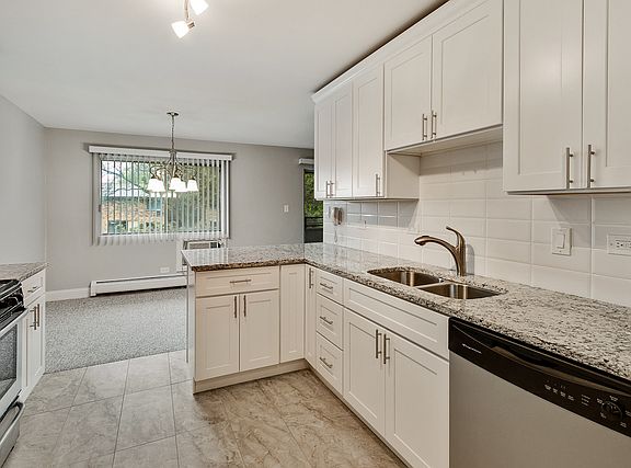 3rd image of 2620 N Windsor Dr Unit 203