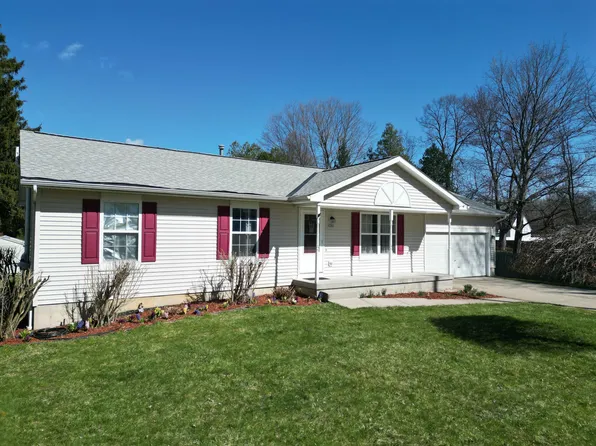 420 Carpenter Ave NW, Grand Rapids, MI 49504
