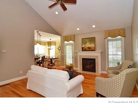 3rd image of 56 Montauk Way