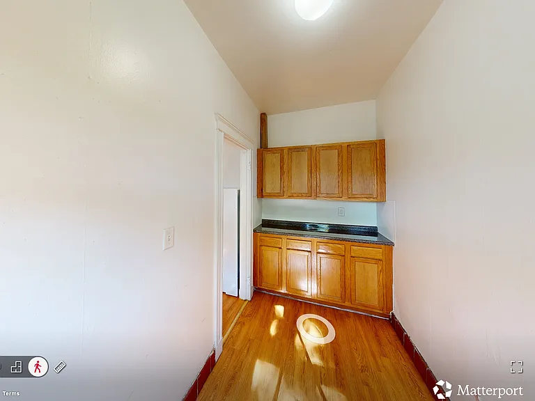 70 Chiswick Rd #12 — Photo 6