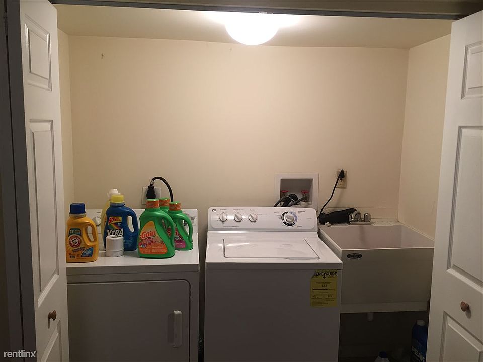 Washer and dryer room