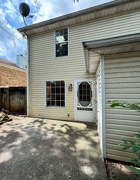211 Hillside Ct — Photo 26