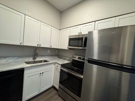 151 Thierman Ln, Louisville, KY