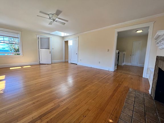 3rd image of 2262 Alki Ave SW #2262