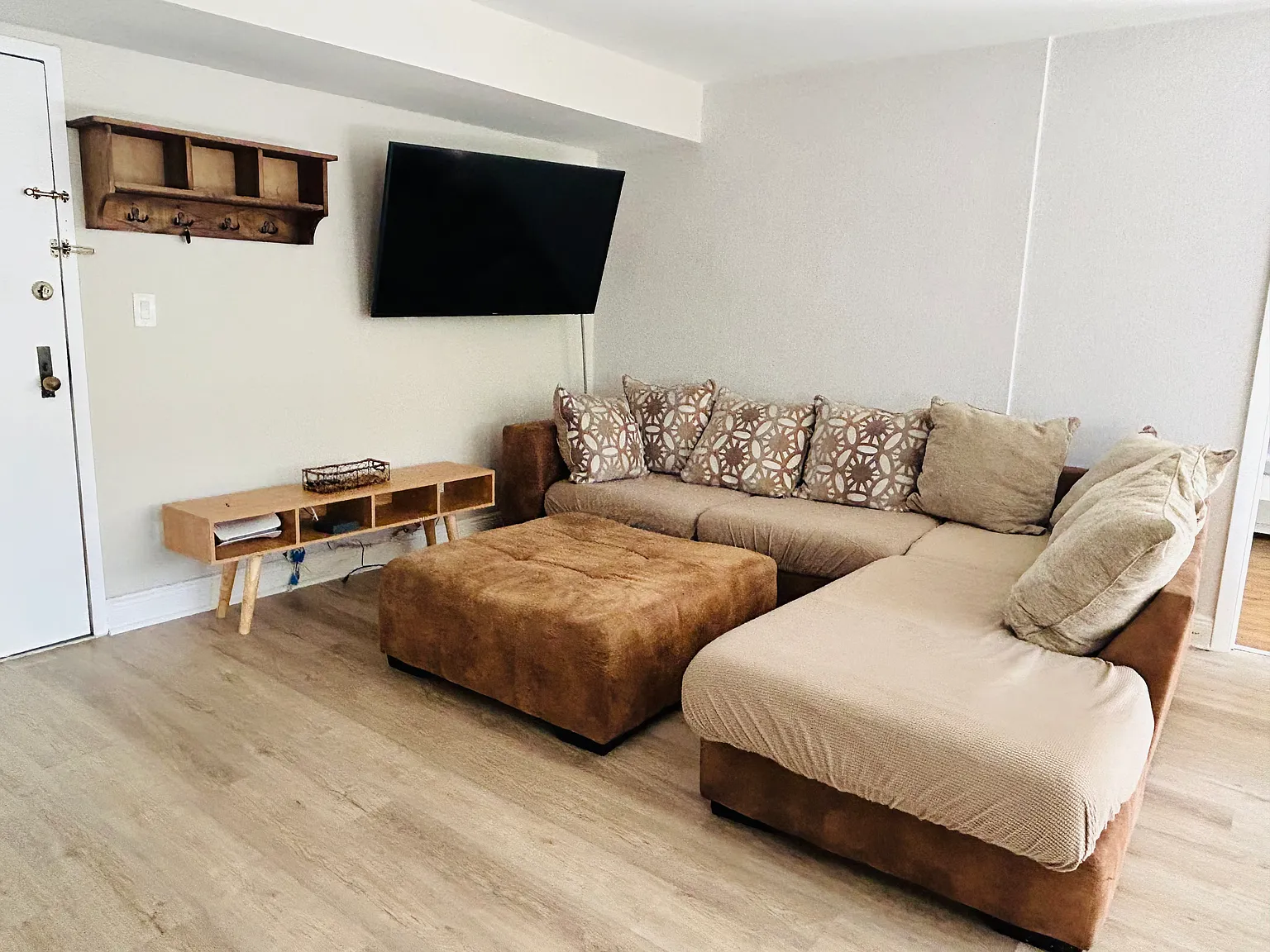 2 bed, 988 sqft, $2,400 — Photo 4