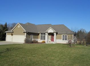 6770 W River Terrace Dr, Franklin, WI 53132