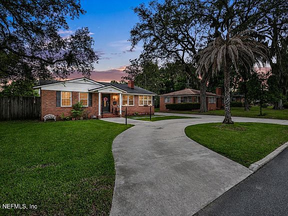 2nd image of 1536 HARBOR OAKS Road