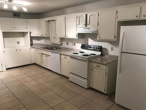 2nd image of 2815 Merriam Ln APT 1