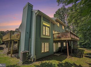 303 Green Meadow Ln, Horsham, PA 19044