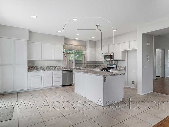 3rd image of 31003 Janelle Ln