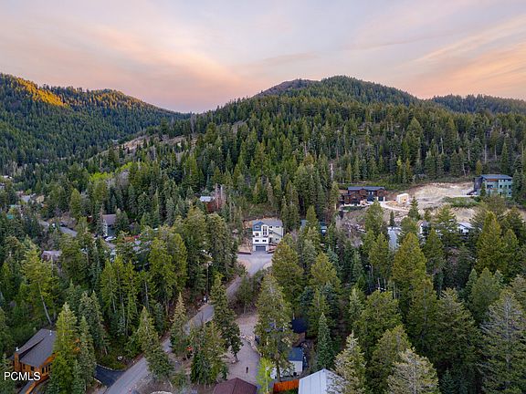 2nd image of 110 Paradise Rd