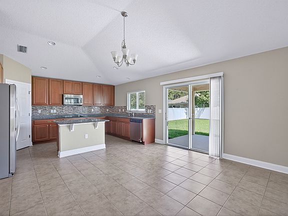 5th image of 67 Crescent Cove Ct