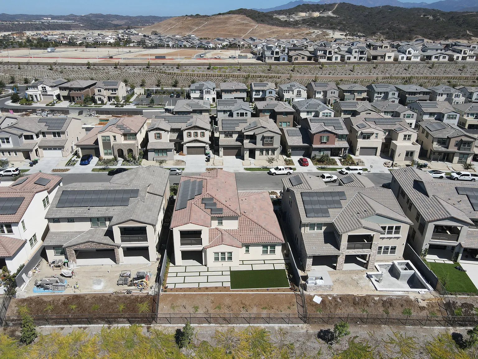 5 bed, 4.5 bath, 3306 sqft, $7,000 — Photo 4