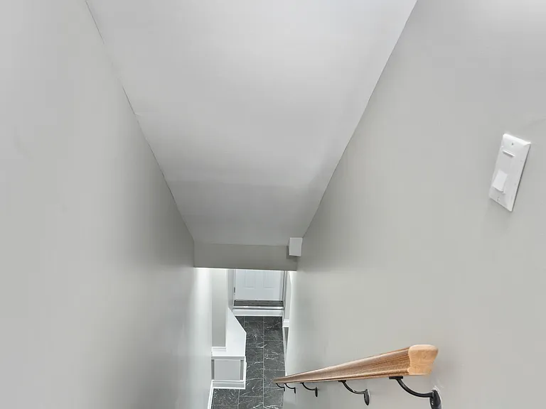447 Green Ave — Photo 27