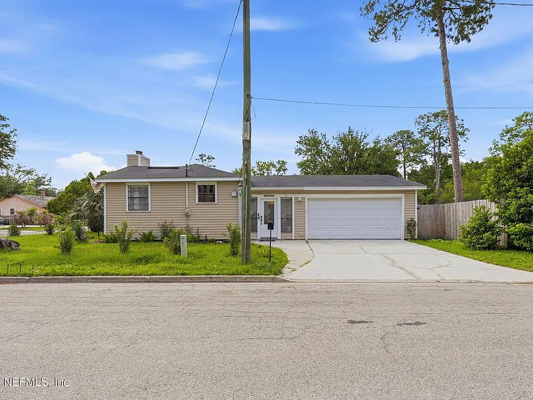 2304 Bethune Ave — Photo 22