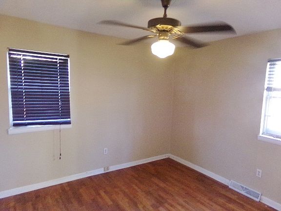 5th image of 930 Flicker Dr
