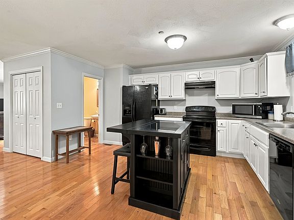 5th image of 26 Scribner Road #1