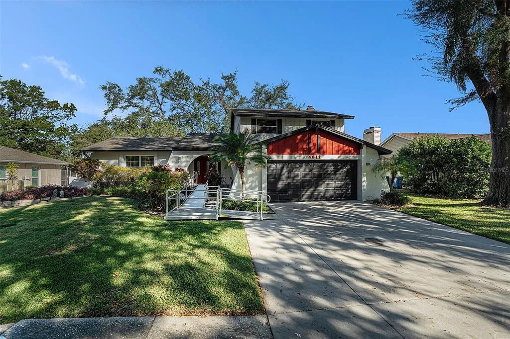 3 bed, 2.5 bath, 2082 sqft, $3,000 — Photo 3