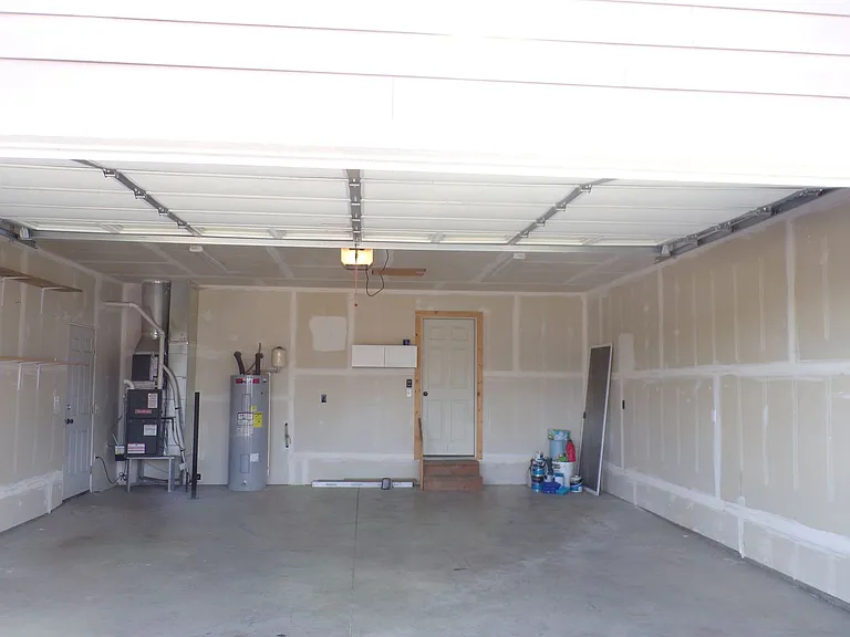 2812 Athens Ct — Photo 8