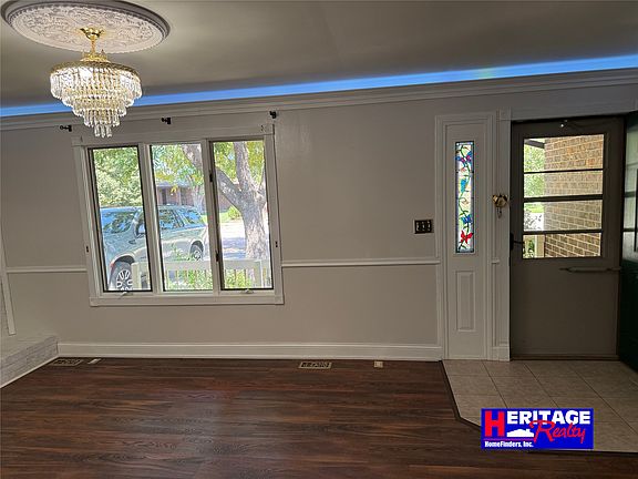 2nd image of 2803 N Belmont Pl