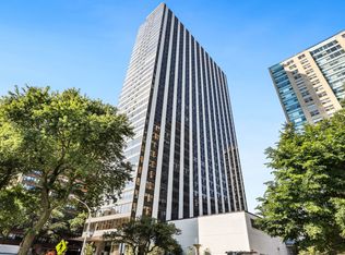 3150 N Lake Shore Dr APT 8E, Chicago, IL 60657