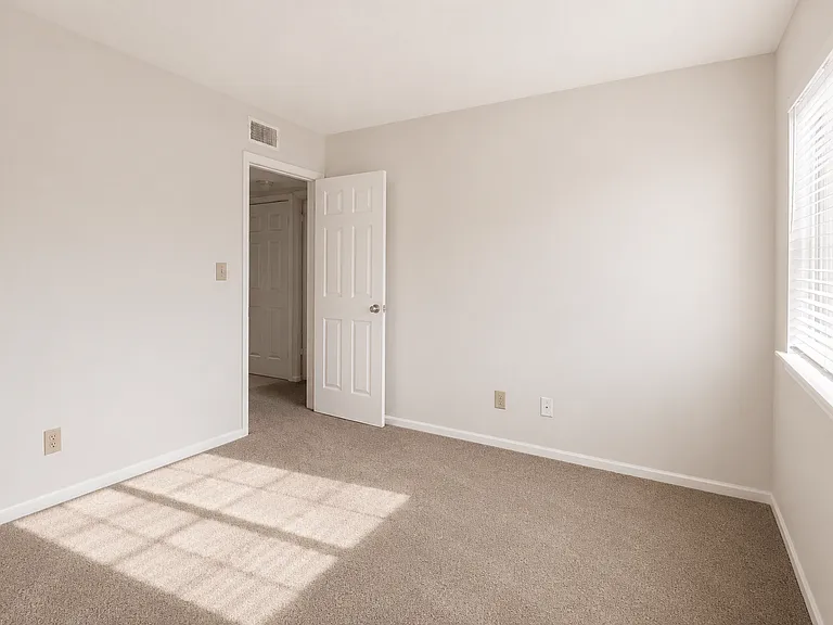 Waterstone Place Apartments — Photo 14