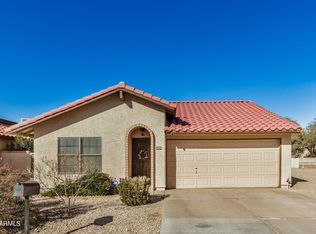 5224 E Half Moon Dr, Phoenix, AZ 85044