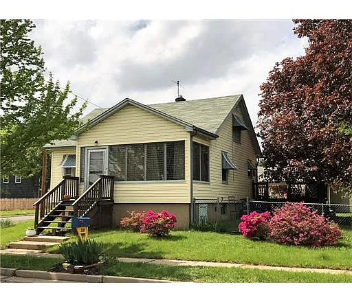 301 Plainfield Ave photo 1
