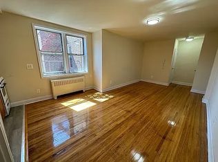 14336 Barclay Ave APT 4C, Flushing, NY 11355