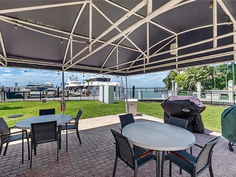 1413 Sunset Harbour Dr #209 — Photo 35