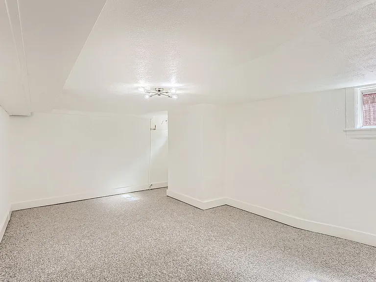 445 N Washington St — Photo 20