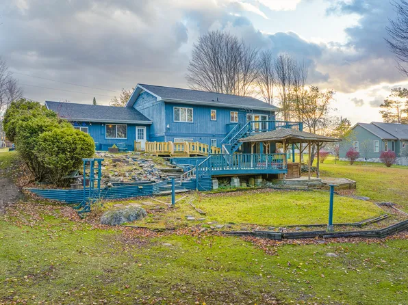 15 E Rounds St, Tupper Lake, NY 12986