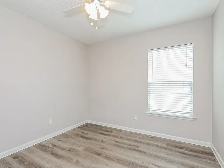 1329 Biscayne Grove Ln — Photo 13