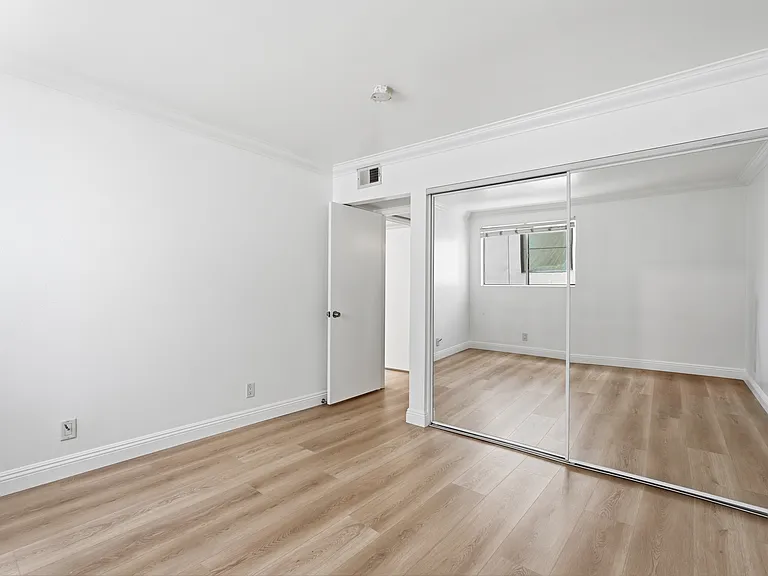 908 S Shenandoah St #104 — Photo 18